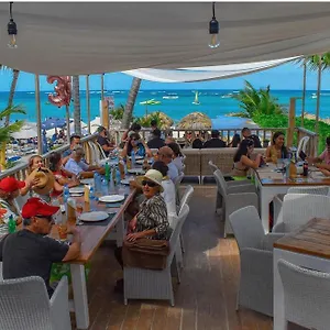 los-corales-villas-and-suites-beach-club-spa-restaurants.comcaribbean.com/
