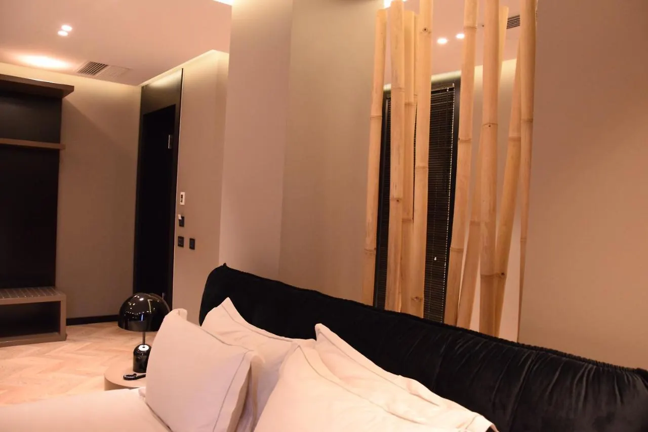 Hotel Unik تيرانا