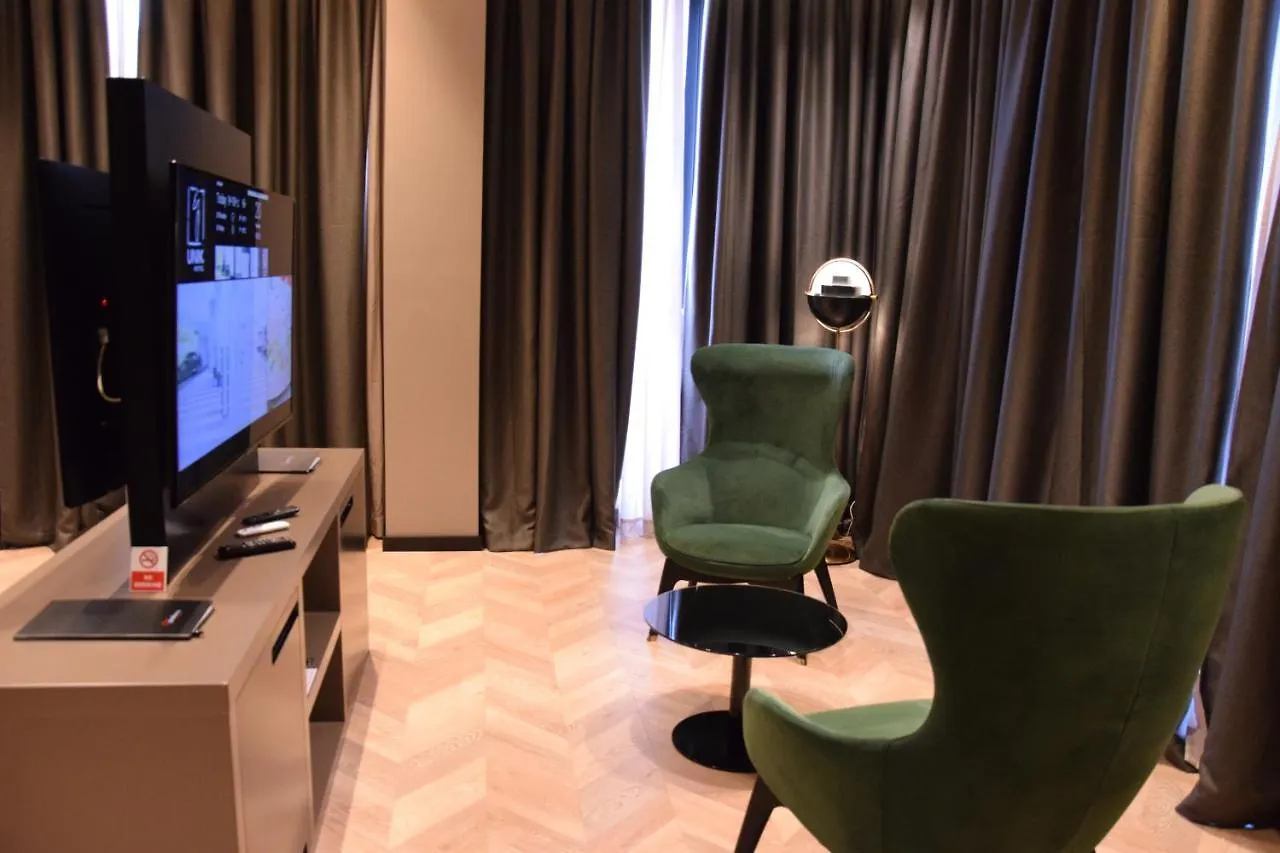 Hotel Unik Tirana 4*,